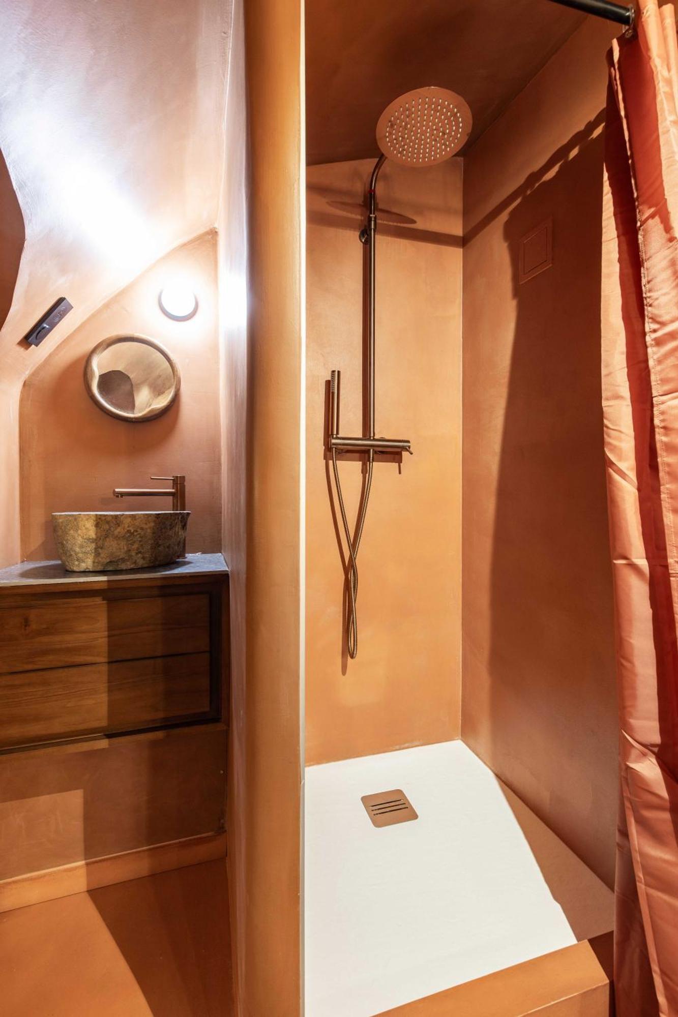 Refinement & Parisian Charm - 4br-8p - Marais